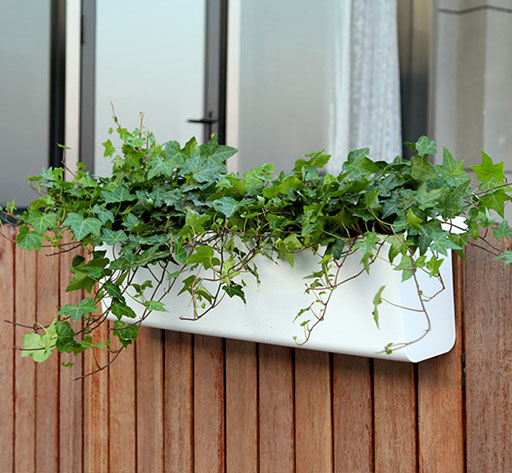 Outdoor garden rectangular plastic self watering hanging planters pots