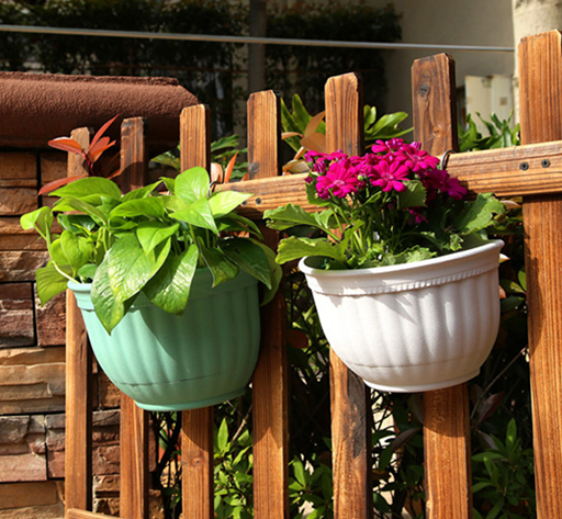 Outdoor vertical plastic wall hanging garden planter